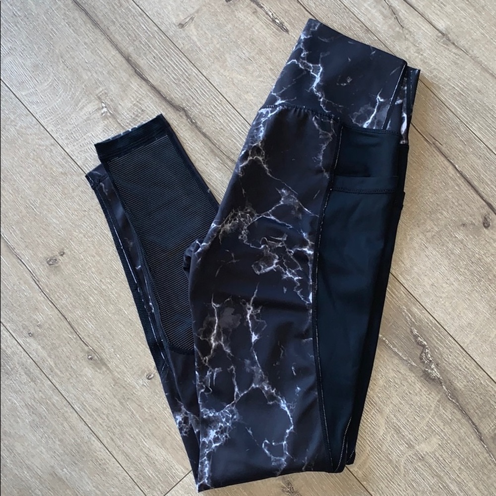 Buff bunny marble leggings